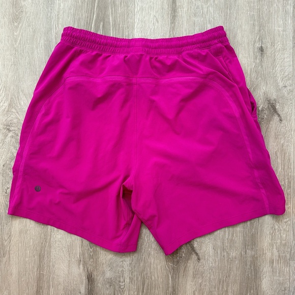 Lululemon Men’s 7in Athletic Shorts - Picture 3 of 4